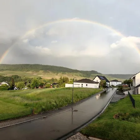 Apartman Ferienwohnung, Neu Eingerichtet, 5 Km Zur Mosel *